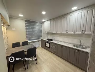 2-комнатная квартира, этаж 2 из 3, 64 м², на длительный срок