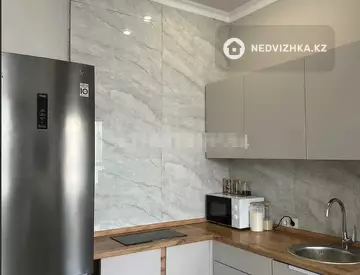 2-комнатная квартира, этаж 12 из 14, 42 м²