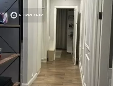 3-комнатная квартира, этаж 4 из 10, 104 м²