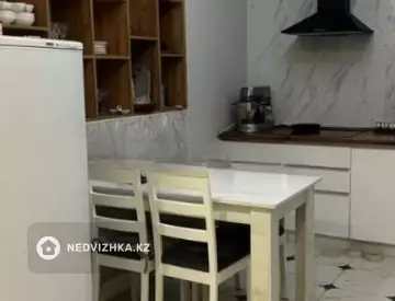 3-комнатная квартира, этаж 4 из 10, 104 м²