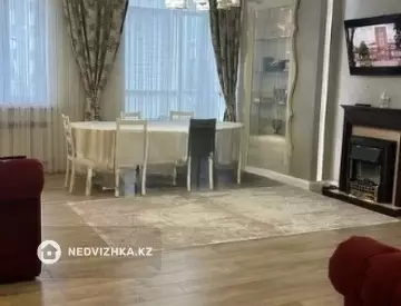 3-комнатная квартира, этаж 4 из 10, 104 м²