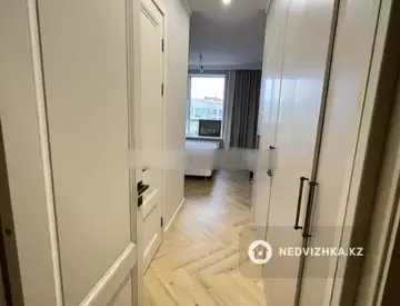 4-комнатная квартира, этаж 9 из 9, 135 м²