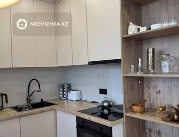 1-комнатная квартира, этаж 2 из 12, 32 м²