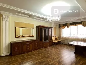 4-комнатная квартира, этаж 3 из 12, 164 м²