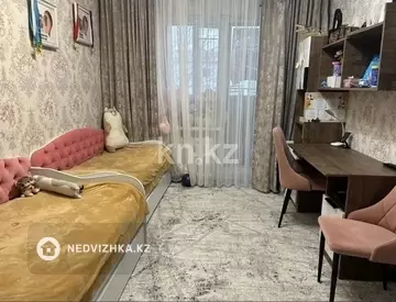 2-комнатная квартира, этаж 4 из 5, 52 м²