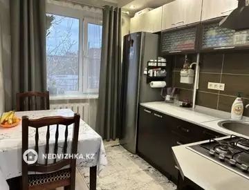 2-комнатная квартира, этаж 4 из 5, 52 м²