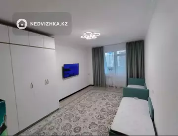 3-комнатная квартира, этаж 4 из 9, 90 м²