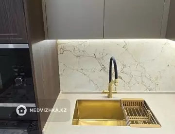 3-комнатная квартира, этаж 8 из 16, 100 м²