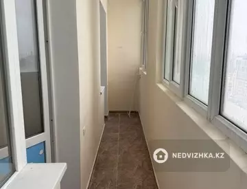 2-комнатная квартира, этаж 14 из 22, 63 м², на длительный срок