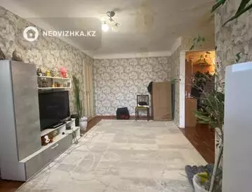 2-комнатная квартира, этаж 4 из 4, 40 м²