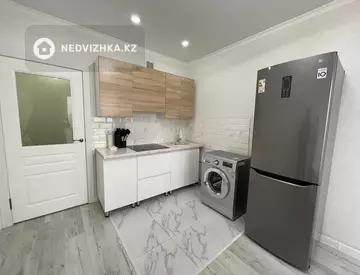 1-комнатная квартира, этаж 10 из 13, 43 м², на длительный срок