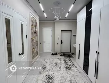 3-комнатная квартира, этаж 6 из 12, 90 м², на длительный срок