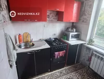 4-комнатная квартира, этаж 4 из 4, 49 м², на длительный срок