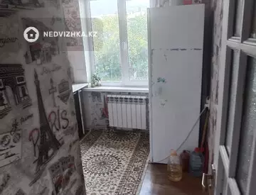 Подселение, 4 комн., 49 м²