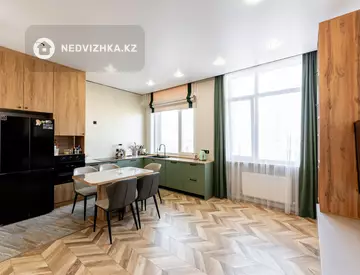 4-комнатная квартира, этаж 12 из 15, 100 м²