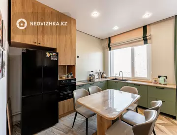 4-комнатная квартира, этаж 12 из 15, 100 м²