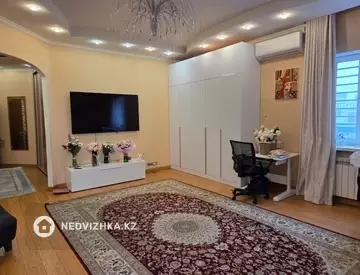 2-комнатная квартира, этаж 8 из 10, 90 м²