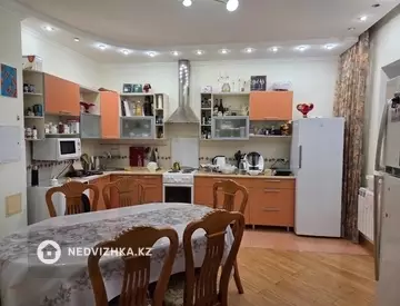 2-комнатная квартира, этаж 8 из 10, 90 м²
