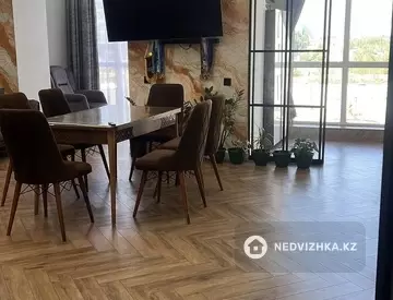 3-комнатная квартира, этаж 3 из 10, 93 м²