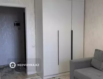 1-комнатная квартира, этаж 1 из 9, 38 м²