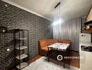 3-комнатная квартира, этаж 4 из 8, 86 м², на длительный срок