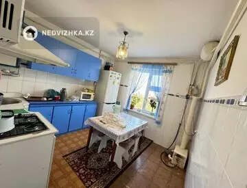 4-комнатная квартира, этаж 3 из 5, 100 м²