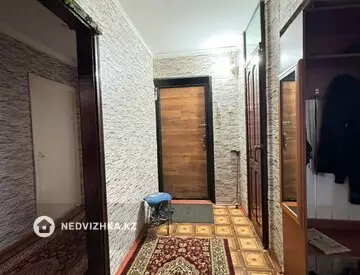 4-комнатная квартира, этаж 3 из 5, 100 м²