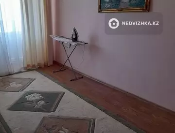 2-комнатная квартира, этаж 3 из 5, 62 м², на длительный срок