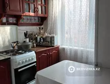 2-комнатная квартира, этаж 3 из 5, 46 м²
