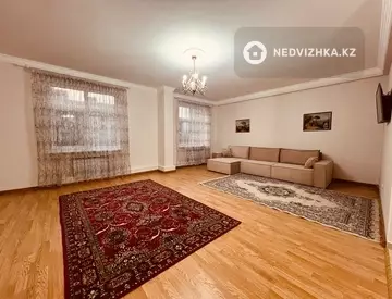 2-комнатная квартира, этаж 3 из 7, 94 м², На длительный срок