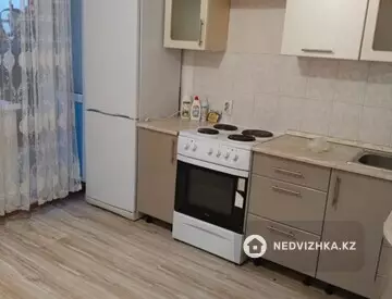 1-комнатная квартира, этаж 2 из 10, 47 м², на длительный срок
