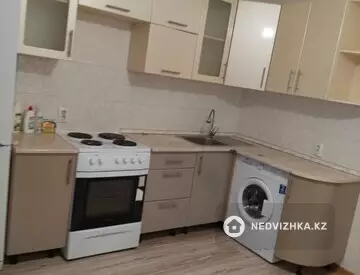 1-комнатная квартира, этаж 2 из 10, 47 м², на длительный срок