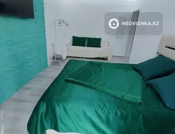 1-комнатная квартира, этаж 4 из 5, 39 м², посуточно