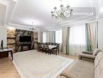 5-комнатная квартира, этаж 3 из 4, 214 м²