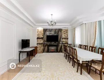 5-комнатная квартира, этаж 3 из 4, 214 м²