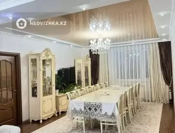 3-комнатная квартира, этаж 9 из 16, 102 м²