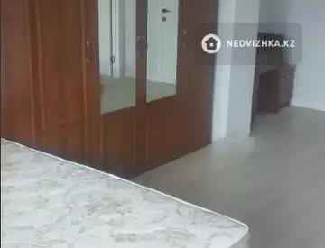 2-комнатная квартира, этаж 4 из 8, 63 м²