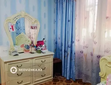 2-комнатная квартира, этаж 4 из 5, 52 м²