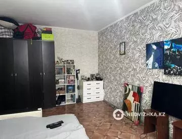 1-комнатная квартира, этаж 3 из 9, 33 м²