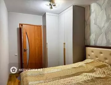 4-комнатная квартира, этаж 3 из 5, 62 м²