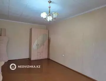 1-комнатная квартира, этаж 3 из 9, 33 м²