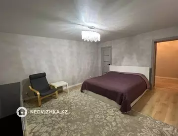 4-комнатная квартира, этаж 3 из 5, 164 м²