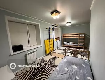 4-комнатная квартира, этаж 3 из 5, 164 м²