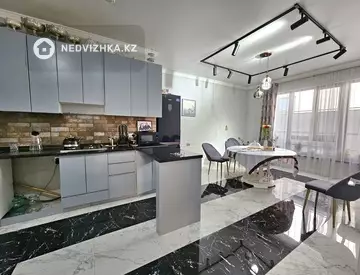 5-комнатный дом, 2.2 соток, 180 м²