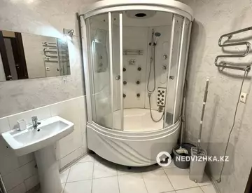 3-комнатная квартира, этаж 6 из 20, 150 м², на длительный срок