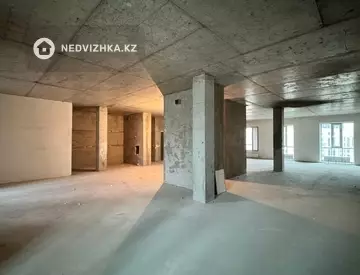 1-комнатная квартира, этаж 6 из 6, 177 м²