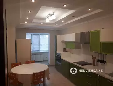 5-комнатная квартира, этаж 6 из 20, 192 м²