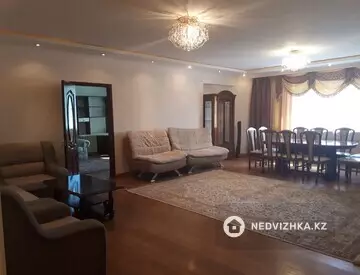 5-комнатная квартира, этаж 6 из 20, 192 м²