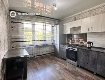 2-комнатная квартира, этаж 4 из 5, 52 м²