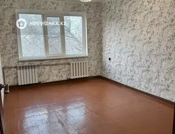 2-комнатная квартира, этаж 4 из 5, 48 м²